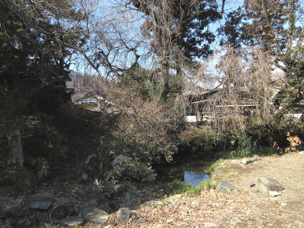 サケの孵化(ふか)施設になった東勝寺 ～庭園の遺構
