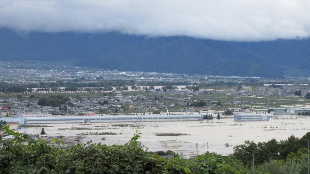 令和元年東日本台風 水没したJR東日本長野新幹線車両センターの写真