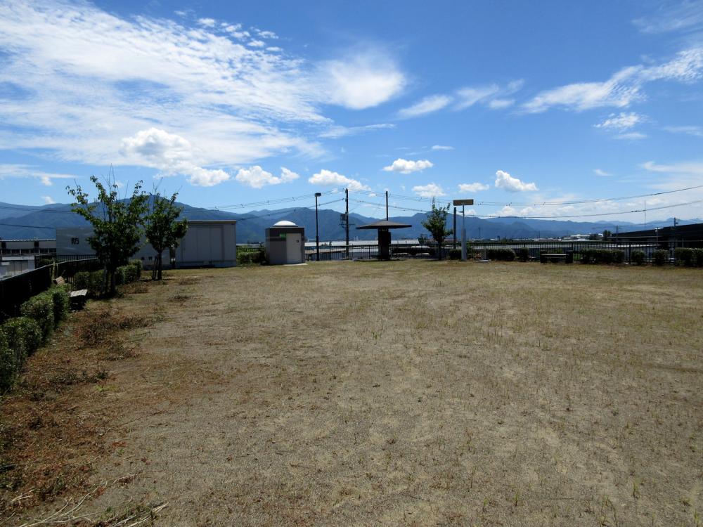 穂保高台避難公園の防災倉庫