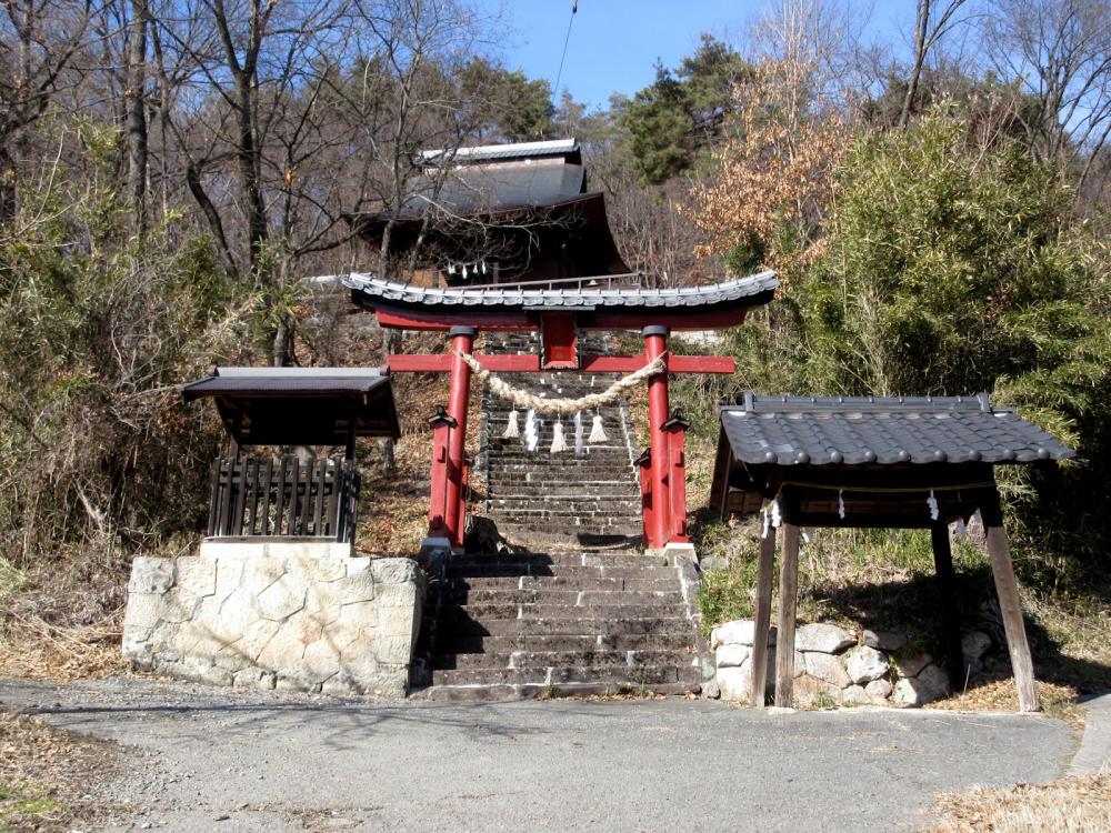 布制神社(長野市篠ノ井石川) 境内(けいだい)中心部