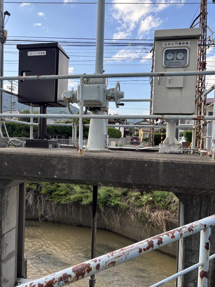 鐘鋳堰(松林水門)の写真