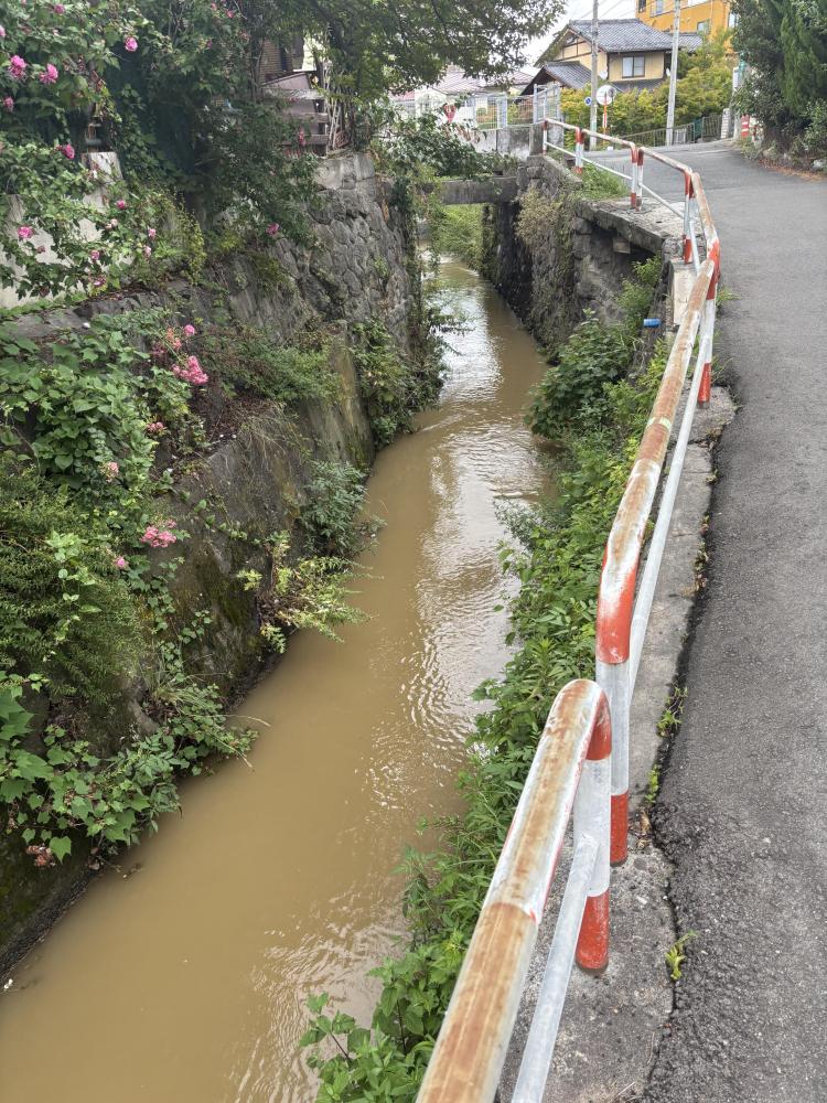 鐘鋳堰(淀ヶ橋郵便局付近)