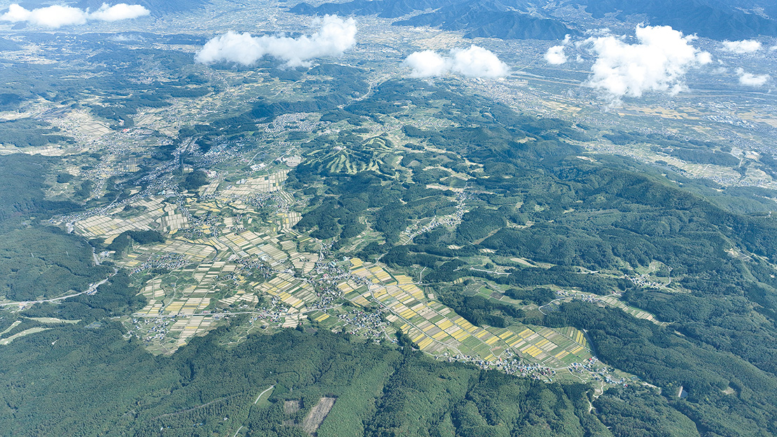 飯綱町(遠景は豊野～長沼)の写真