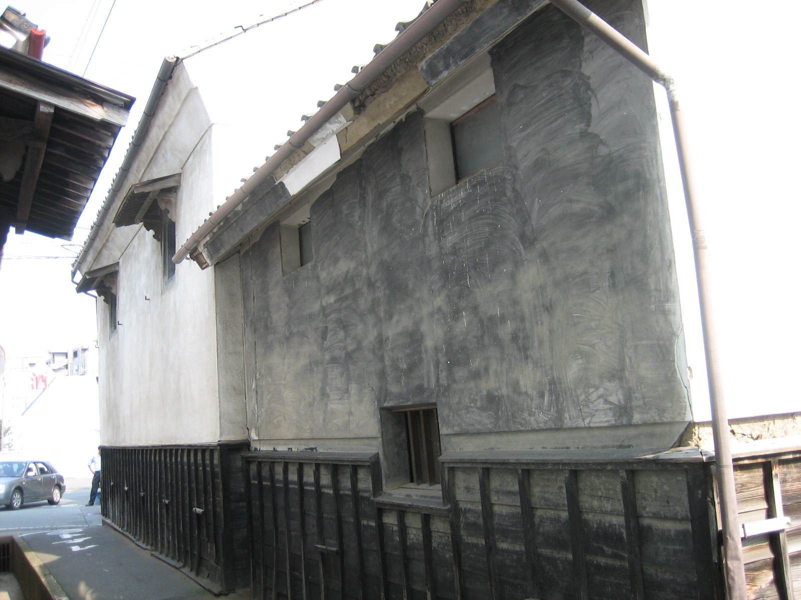 吉井屋本店南側の小路の写真