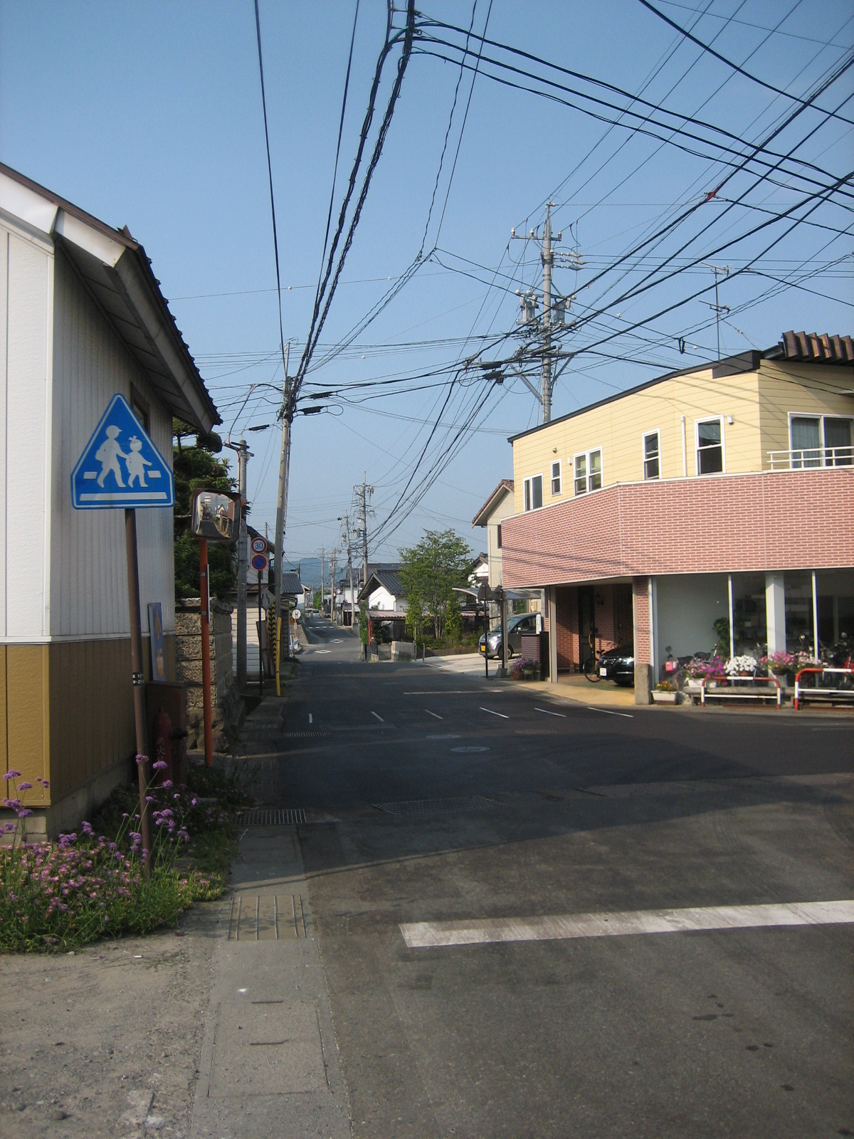 北国街道内山輪店角の写真