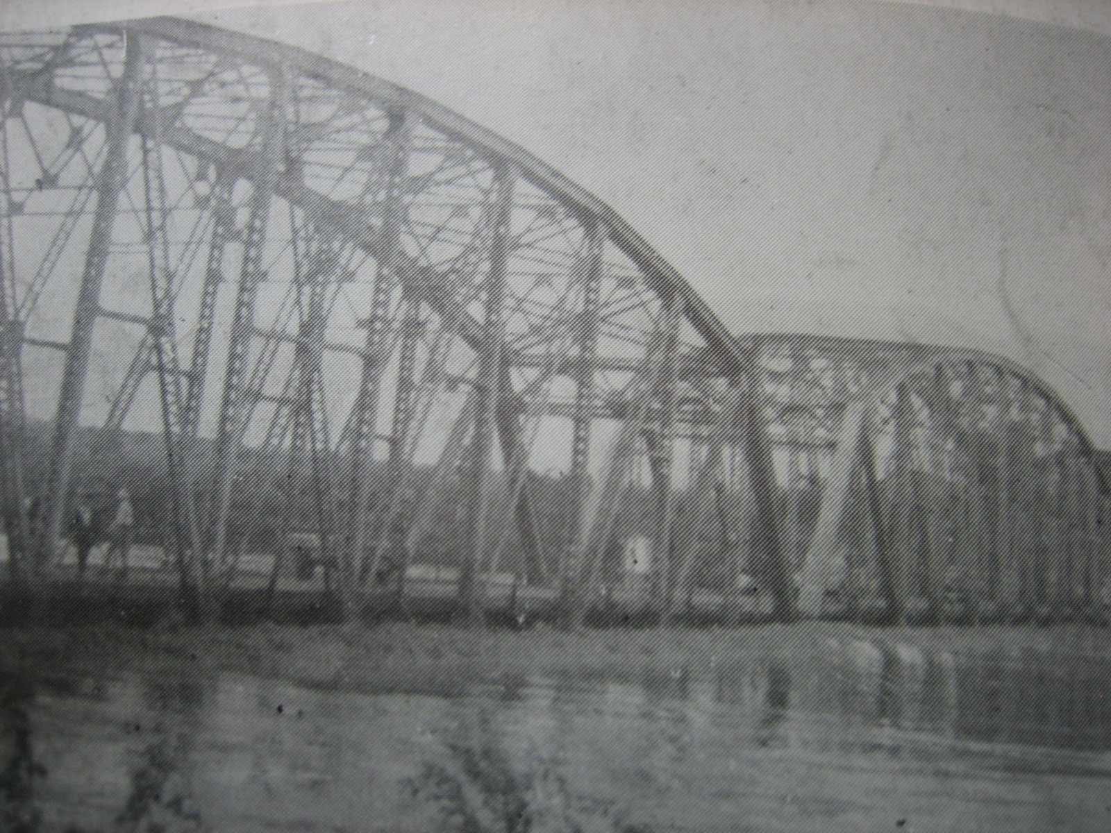 立ヶ花の鉄橋を越えた千曲川