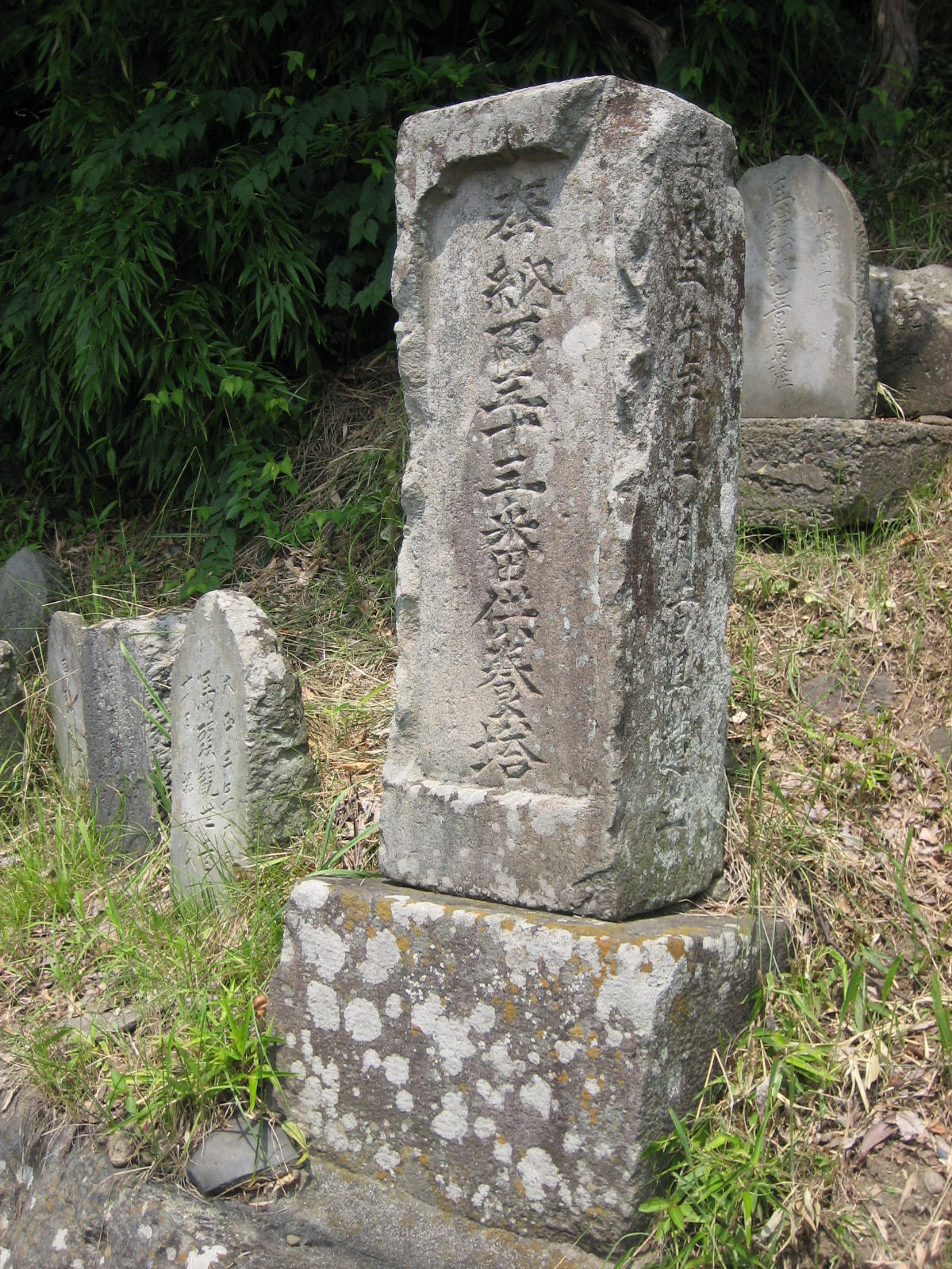 観音山三十三番供養塔