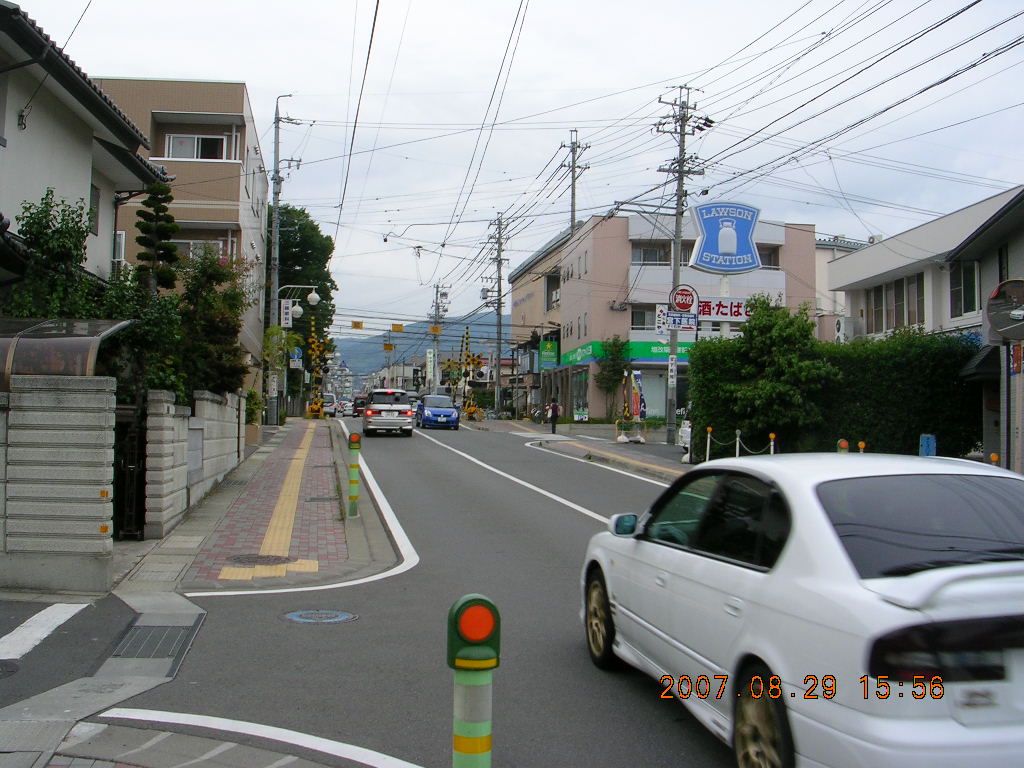 三輪幹線道路北方面の写真