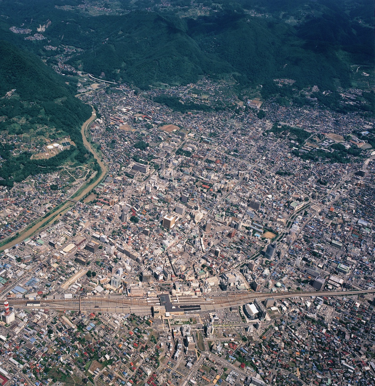 長野駅上空から西長野方面の写真