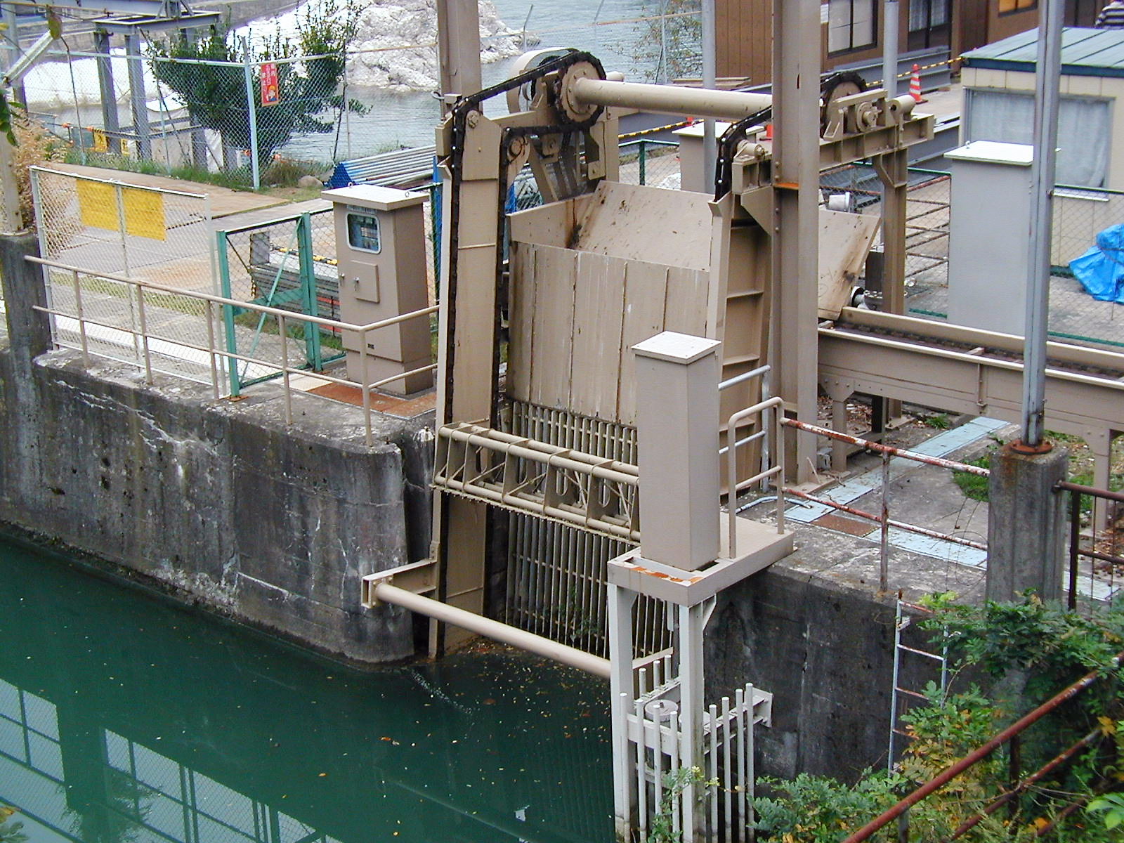 小田切ダム上中堰取水口