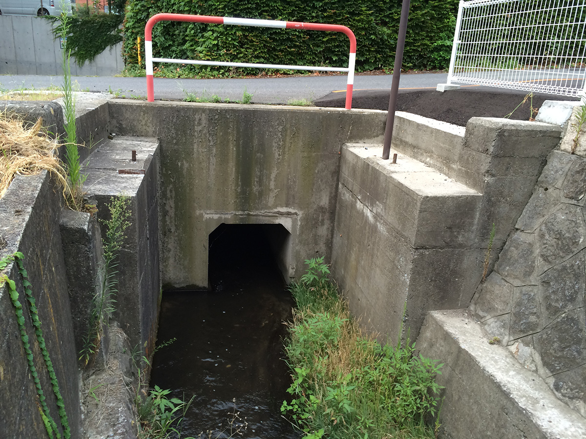 善光寺白馬鉄道の橋台　（現　裾花橋交差点付近）②