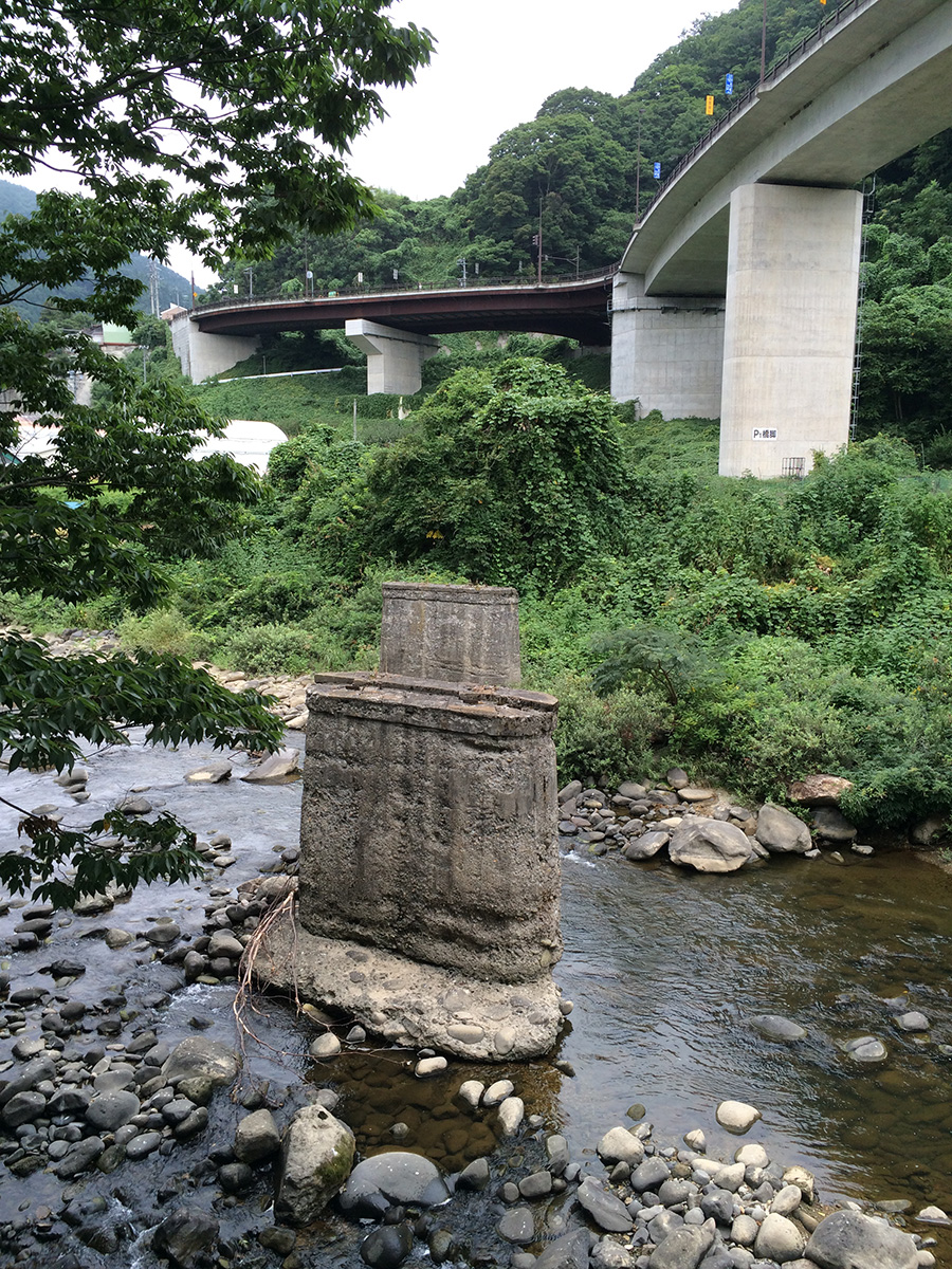 善光寺白馬鉄道橋台　（現　長野商業高校グラウンド周辺）の写真