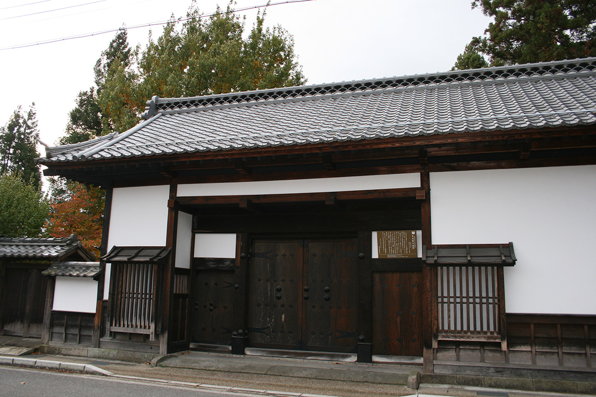 真田家家臣　矢沢家の表門